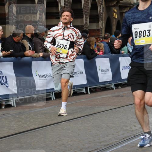 05.10.2025 - 20. swb-Marathon Bremen Strokosch-Dieckow http://msf.ph/oto/9227624 05.10.2025 10:50:03 Ziel 9485, 9645, 9676, 9693, 9787, 9803, 10246, 10543, 10868, 11104, 11208, 11288, 11295, 11621 meine-sportfotos.de