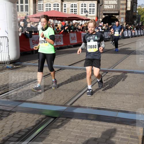 05.10.2025 - 20. swb-Marathon Bremen Yannick Fuchs http://msf.ph/oto/9227643 05.10.2025 11:01:24 Ziel 9182, 9613, 9925, 10544, 10762, 10914, 11337, 11338, 11597, 11680, 11688 meine-sportfotos.de