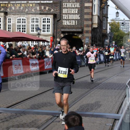 05.10.2025 - 20. swb-Marathon Bremen Yannick Fuchs http://msf.ph/oto/9227655 05.10.2025 10:58:18 Ziel 9330, 9576, 9582, 9634, 9952, 10127, 10377, 10395, 10398, 10459, 10620, 11058, 11562, 11608 meine-sportfotos.de