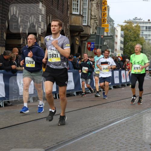05.10.2025 - 20. swb-Marathon Bremen Strokosch-Dieckow http://msf.ph/oto/9227662 05.10.2025 10:50:05 Ziel 9485, 9645, 9676, 9689, 9787, 10246, 10868, 11104, 11208, 11288, 11295, 11621 meine-sportfotos.de