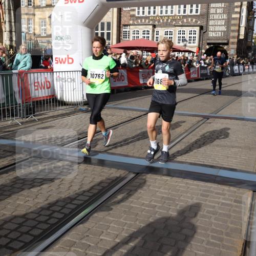 05.10.2025 - 20. swb-Marathon Bremen Yannick Fuchs http://msf.ph/oto/9227673 05.10.2025 11:01:24 Ziel 9182, 9613, 9925, 10544, 10762, 10914, 11337, 11338, 11597, 11680, 11688 meine-sportfotos.de