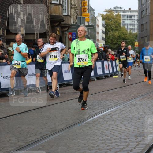 05.10.2025 - 20. swb-Marathon Bremen Strokosch-Dieckow http://msf.ph/oto/9227714 05.10.2025 10:50:07 Ziel 9485, 9579, 9645, 9689, 9787, 10246, 10356, 10400, 11104, 11208, 11288, 11295, 11621 meine-sportfotos.de