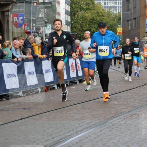 05.10.2025 - 20. swb-Marathon Bremen Strokosch-Dieckow http://msf.ph/oto/9227729 05.10.2025 10:50:08 Ziel 9485, 9579, 9645, 9689, 9787, 10022, 10246, 10356, 10400, 11104, 11208, 11288, 11295, 11621 meine-sportfotos.de