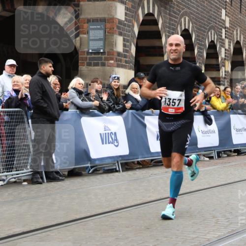 05.10.2025 - 20. swb-Marathon Bremen Strokosch-Dieckow http://msf.ph/oto/9227738 05.10.2025 12:25:04 Ziel 1357 meine-sportfotos.de