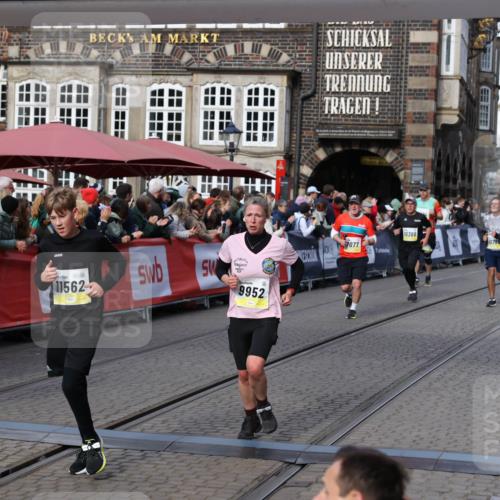 05.10.2025 - 20. swb-Marathon Bremen Yannick Fuchs http://msf.ph/oto/9227741 05.10.2025 10:58:21 Ziel 7077, 9330, 9634, 9952, 10377, 10398, 10620, 11562, 11608 meine-sportfotos.de