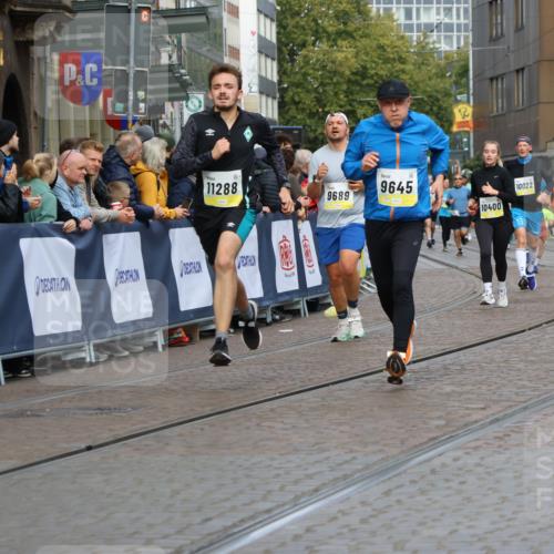 05.10.2025 - 20. swb-Marathon Bremen Strokosch-Dieckow http://msf.ph/oto/9227744 05.10.2025 10:50:08 Ziel 9485, 9579, 9645, 9689, 9787, 10022, 10246, 10356, 10400, 11104, 11208, 11288, 11295, 11621 meine-sportfotos.de