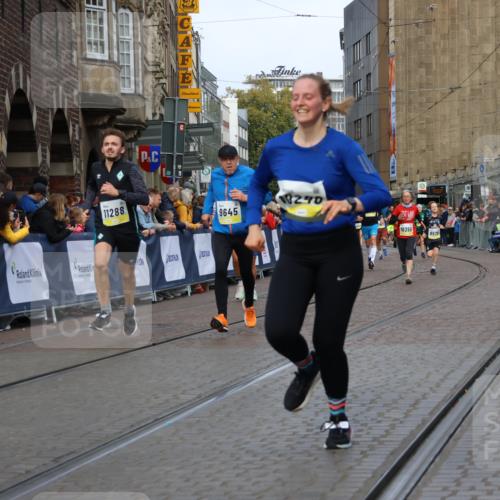05.10.2025 - 20. swb-Marathon Bremen Strokosch-Dieckow http://msf.ph/oto/9227777 05.10.2025 10:50:09 Ziel 9485, 9579, 9645, 9689, 9787, 10022, 10246, 10356, 10400, 11104, 11208, 11288, 11295 meine-sportfotos.de