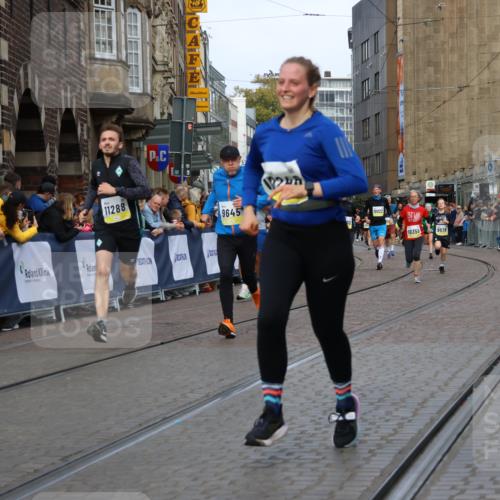 05.10.2025 - 20. swb-Marathon Bremen Strokosch-Dieckow http://msf.ph/oto/9227794 05.10.2025 10:50:09 Ziel 9485, 9579, 9645, 9689, 9787, 10022, 10246, 10356, 10400, 11104, 11208, 11288, 11295 meine-sportfotos.de