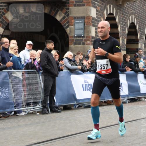 05.10.2025 - 20. swb-Marathon Bremen Strokosch-Dieckow http://msf.ph/oto/9227797 05.10.2025 12:25:04 Ziel 1357 meine-sportfotos.de