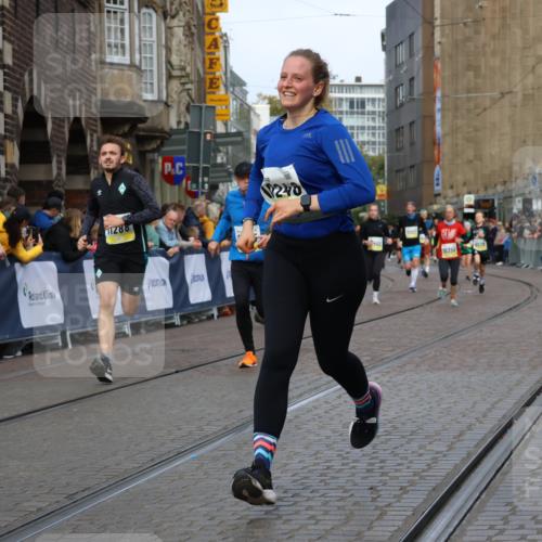 05.10.2025 - 20. swb-Marathon Bremen Strokosch-Dieckow http://msf.ph/oto/9227808 05.10.2025 10:50:09 Ziel 9485, 9579, 9645, 9689, 9787, 10022, 10246, 10356, 10400, 11104, 11208, 11288, 11295 meine-sportfotos.de