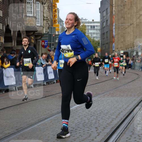 05.10.2025 - 20. swb-Marathon Bremen Strokosch-Dieckow http://msf.ph/oto/9227821 05.10.2025 10:50:09 Ziel 9485, 9579, 9645, 9689, 9787, 10022, 10246, 10356, 10400, 11104, 11208, 11288, 11295 meine-sportfotos.de