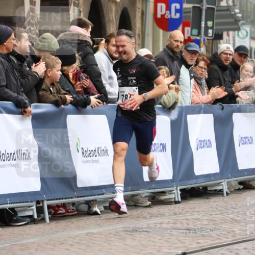 05.10.2025 - 20. swb-Marathon Bremen Strokosch-Dieckow http://msf.ph/oto/9227844 05.10.2025 12:25:18 Ziel 784 meine-sportfotos.de