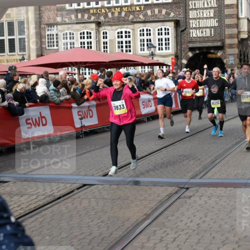 05.10.2025 - 20. swb-Marathon Bremen Yannick Fuchs http://msf.ph/oto/9227853 05.10.2025 11:01:35 Ziel 7908, 9286, 9371, 10157, 10336, 11194, 11633 meine-sportfotos.de