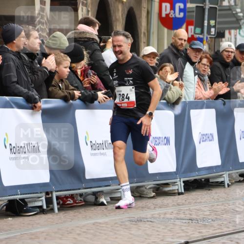 05.10.2025 - 20. swb-Marathon Bremen Strokosch-Dieckow http://msf.ph/oto/9227857 05.10.2025 12:25:19 Ziel 784 meine-sportfotos.de