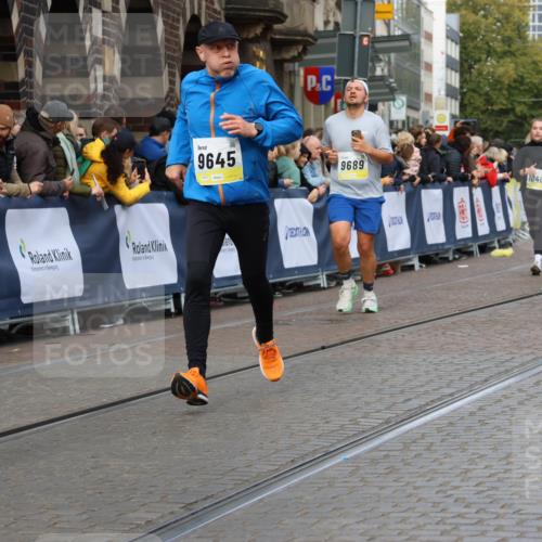 05.10.2025 - 20. swb-Marathon Bremen Strokosch-Dieckow http://msf.ph/oto/9227863 05.10.2025 10:50:10 Ziel 9485, 9579, 9645, 9689, 9787, 10022, 10246, 10356, 10400, 10443, 11104, 11208, 11288, 11295 meine-sportfotos.de