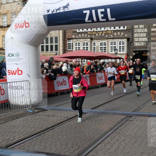 05.10.2025 - 20. swb-Marathon Bremen Yannick Fuchs http://msf.ph/oto/9227880 05.10.2025 11:01:35 Ziel 7908, 9286, 9371, 10157, 10336, 11194, 11633 meine-sportfotos.de