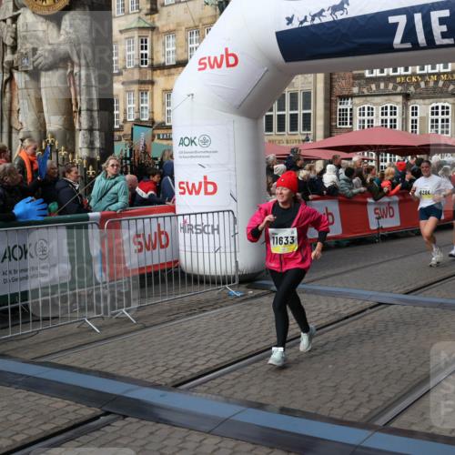 05.10.2025 - 20. swb-Marathon Bremen Yannick Fuchs http://msf.ph/oto/9227898 05.10.2025 11:01:35 Ziel 7908, 9286, 9371, 10157, 10336, 11194, 11633 meine-sportfotos.de