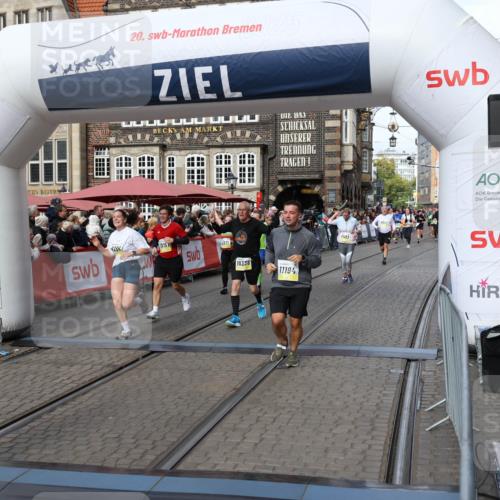 05.10.2025 - 20. swb-Marathon Bremen Yannick Fuchs http://msf.ph/oto/9227921 05.10.2025 11:01:36 Ziel 7908, 9286, 9371, 10157, 10336, 11194, 11493, 11633 meine-sportfotos.de