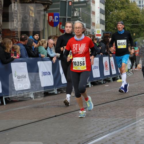 05.10.2025 - 20. swb-Marathon Bremen Strokosch-Dieckow http://msf.ph/oto/9227936 05.10.2025 10:50:13 Ziel 9579, 9645, 9689, 10022, 10356, 10400, 10443, 11104 meine-sportfotos.de