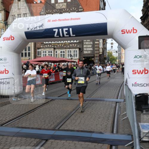 05.10.2025 - 20. swb-Marathon Bremen Yannick Fuchs http://msf.ph/oto/9227944 05.10.2025 11:01:37 Ziel 7908, 9286, 9322, 9371, 10157, 10336, 11194, 11493, 11633 meine-sportfotos.de