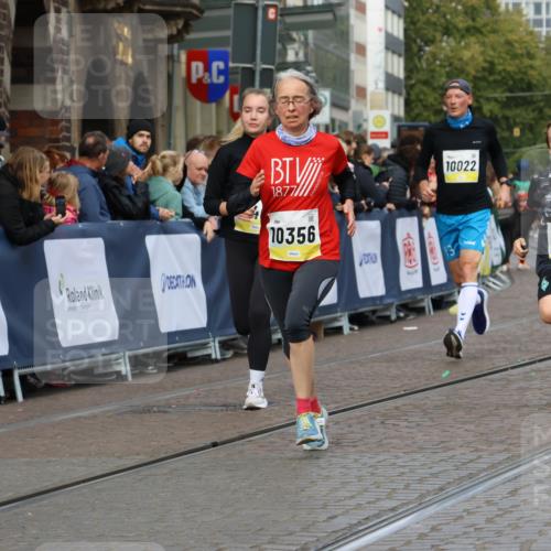 05.10.2025 - 20. swb-Marathon Bremen Strokosch-Dieckow http://msf.ph/oto/9227952 05.10.2025 10:50:13 Ziel 9579, 9645, 9689, 10022, 10356, 10400, 10443, 11104 meine-sportfotos.de