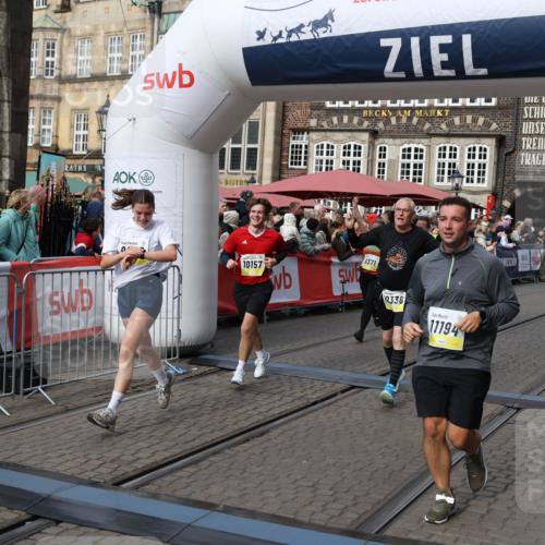 05.10.2025 - 20. swb-Marathon Bremen Yannick Fuchs http://msf.ph/oto/9227967 05.10.2025 11:01:37 Ziel 7908, 9286, 9322, 9371, 10157, 10336, 11194, 11493, 11633 meine-sportfotos.de
