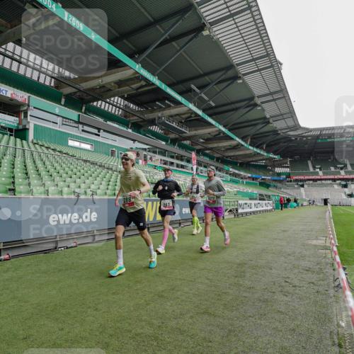05.10.2025 - 20. swb-Marathon Bremen Michael Burmester http://msf.ph/oto/9228023 05.10.2025 12:25:31 Laufen im Stadion 153, 263, 364, 438, 559, 1068, 1077, 1162, 1289, 1921, 1539 meine-sportfotos.de