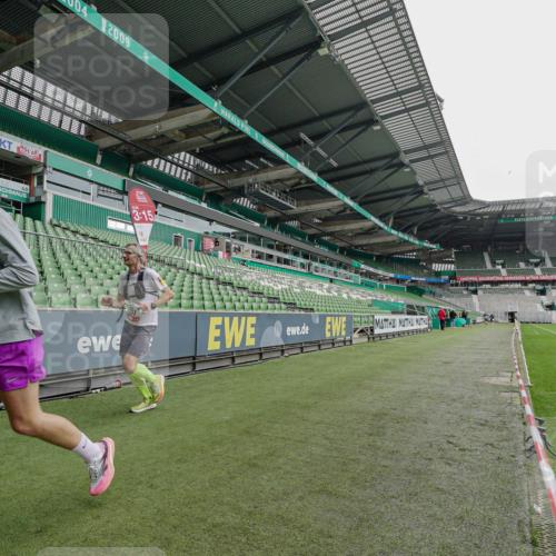 05.10.2025 - 20. swb-Marathon Bremen Michael Burmester http://msf.ph/oto/9228037 05.10.2025 12:25:32 Laufen im Stadion 153, 263, 364, 438, 559, 1068, 1077, 1162, 1289, 1921, 1539 meine-sportfotos.de