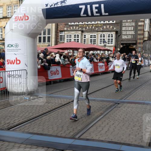 05.10.2025 - 20. swb-Marathon Bremen Yannick Fuchs http://msf.ph/oto/9228114 05.10.2025 11:01:40 Ziel 7908, 9278, 9286, 9322, 9371, 10030, 10056, 10157, 10324, 10336, 11194, 11223, 11493, 11633 meine-sportfotos.de