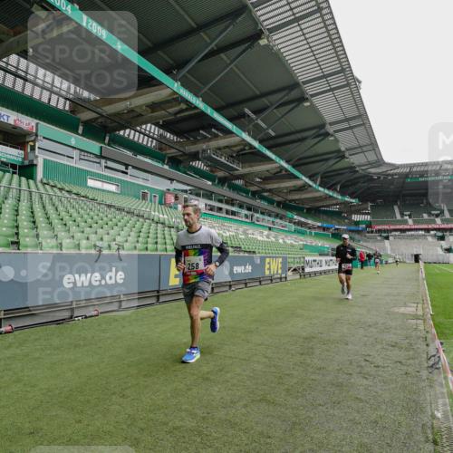 05.10.2025 - 20. swb-Marathon Bremen Michael Burmester http://msf.ph/oto/9228159 05.10.2025 12:27:48 Laufen im Stadion 258, 303, 593, 758, 1249, 1303, 1334, 1668, 1687, 2175, 1571, 1700, 1969 meine-sportfotos.de
