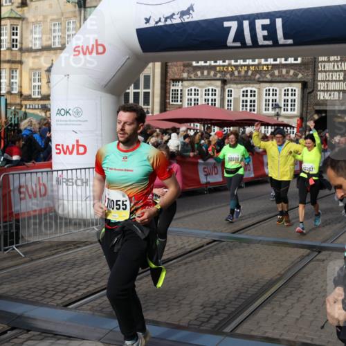 05.10.2025 - 20. swb-Marathon Bremen Yannick Fuchs http://msf.ph/oto/9228173 05.10.2025 10:58:39 Ziel 9433, 9766, 9820, 9913, 10055, 10261, 10285, 10408, 10513, 10988, 11181, 11291, 11591, 11700 meine-sportfotos.de