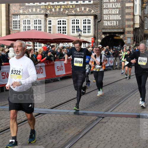 05.10.2025 - 20. swb-Marathon Bremen Yannick Fuchs http://msf.ph/oto/9228201 05.10.2025 11:01:42 Ziel 7908, 9278, 9286, 9322, 9371, 9432, 10030, 10056, 10157, 10324, 10336, 10562, 11194, 11223, 11463, 11493, 11732, 11733 meine-sportfotos.de