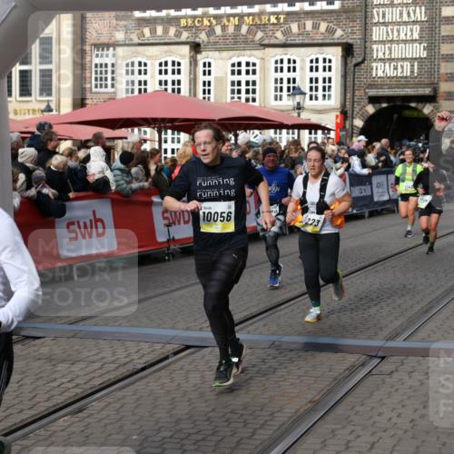 05.10.2025 - 20. swb-Marathon Bremen Yannick Fuchs http://msf.ph/oto/9228237 05.10.2025 11:01:43 Ziel 7908, 9278, 9286, 9322, 9371, 9432, 10026, 10030, 10056, 10157, 10324, 10336, 10562, 11223, 11463, 11493, 11732, 11733 meine-sportfotos.de