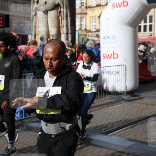 05.10.2025 - 20. swb-Marathon Bremen Yannick Fuchs http://msf.ph/oto/9228257 05.10.2025 10:58:44 Ziel 7163, 9359, 9430, 9472, 9529, 9714, 9766, 9913, 10049, 10055, 10261, 10285, 10408, 10513, 10527, 10936, 10988, 11078 meine-sportfotos.de