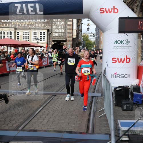 05.10.2025 - 20. swb-Marathon Bremen Yannick Fuchs http://msf.ph/oto/9228268 05.10.2025 11:01:43 Ziel 7908, 9278, 9286, 9322, 9371, 9432, 10026, 10030, 10056, 10157, 10324, 10336, 10562, 11223, 11463, 11493, 11732, 11733 meine-sportfotos.de