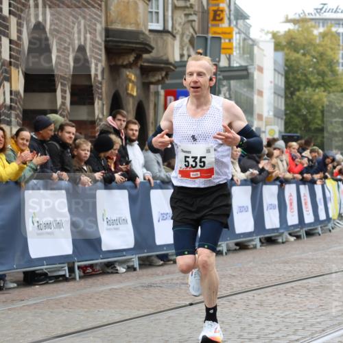 05.10.2025 - 20. swb-Marathon Bremen Strokosch-Dieckow http://msf.ph/oto/9228299 05.10.2025 12:25:55 Ziel 535 meine-sportfotos.de