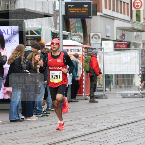 05.10.2025 - 20. swb-Marathon Bremen Strokosch-Dieckow http://msf.ph/oto/9228325 05.10.2025 10:31:33 Ziel 9291, 11201, 9291, 11201 meine-sportfotos.de