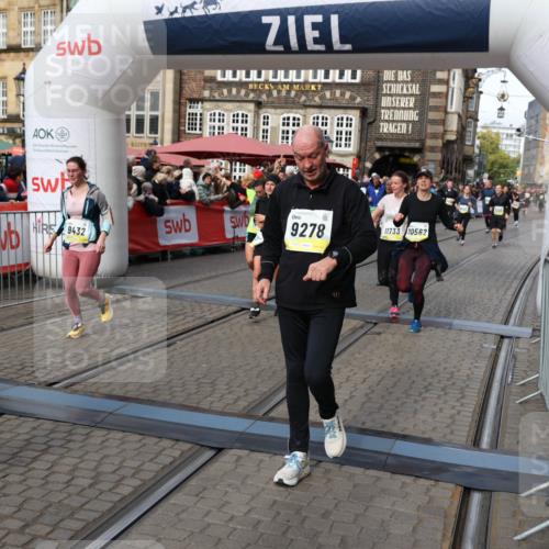 05.10.2025 - 20. swb-Marathon Bremen Yannick Fuchs http://msf.ph/oto/9228359 05.10.2025 11:01:46 Ziel 9269, 9278, 9322, 9432, 9782, 10026, 10030, 10056, 10324, 10562, 11223, 11463, 11493, 11732, 11733 meine-sportfotos.de