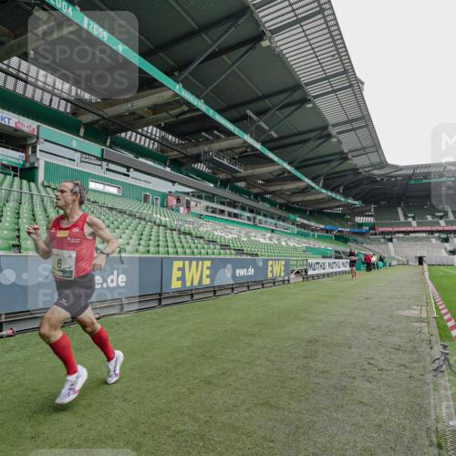 05.10.2025 - 20. swb-Marathon Bremen Michael Burmester http://msf.ph/oto/9228375 05.10.2025 12:31:04 Laufen im Stadion 6, 8, 419, 426, 603, 618, 999, 1293, 1565, 1647, 1814, 2056, 2133, 9110, 5060 meine-sportfotos.de