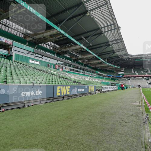 05.10.2025 - 20. swb-Marathon Bremen Michael Burmester http://msf.ph/oto/9228391 05.10.2025 12:31:23 Laufen im Stadion 6, 8, 419, 426, 603, 1293, 1565, 1647, 1814, 2054, 2056, 2133, 9110, 618, 999 meine-sportfotos.de