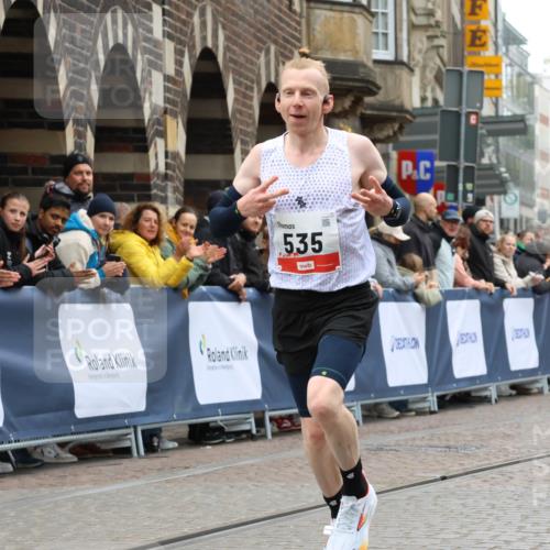05.10.2025 - 20. swb-Marathon Bremen Strokosch-Dieckow http://msf.ph/oto/9228407 05.10.2025 12:25:55 Ziel 535 meine-sportfotos.de