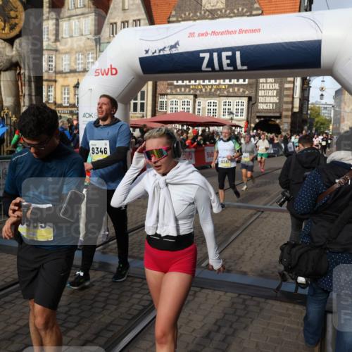 05.10.2025 - 20. swb-Marathon Bremen Yannick Fuchs http://msf.ph/oto/9228410 05.10.2025 10:58:54 Ziel 7163, 8585, 9346, 9370, 9540, 9622, 9714, 10263, 10561, 10591, 10679, 10871, 11078, 11290, 11651 meine-sportfotos.de
