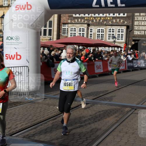 05.10.2025 - 20. swb-Marathon Bremen Yannick Fuchs http://msf.ph/oto/9228453 05.10.2025 10:58:55 Ziel 8585, 9346, 9370, 9540, 9622, 10263, 10561, 10591, 10679, 10871, 11290, 11651 meine-sportfotos.de