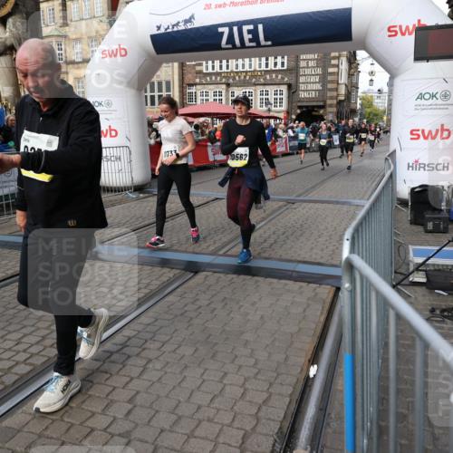 05.10.2025 - 20. swb-Marathon Bremen Yannick Fuchs http://msf.ph/oto/9228464 05.10.2025 11:01:47 Ziel 9269, 9278, 9294, 9322, 9432, 9782, 10026, 10030, 10056, 10324, 10370, 10562, 11223, 11463, 11732, 11733 meine-sportfotos.de
