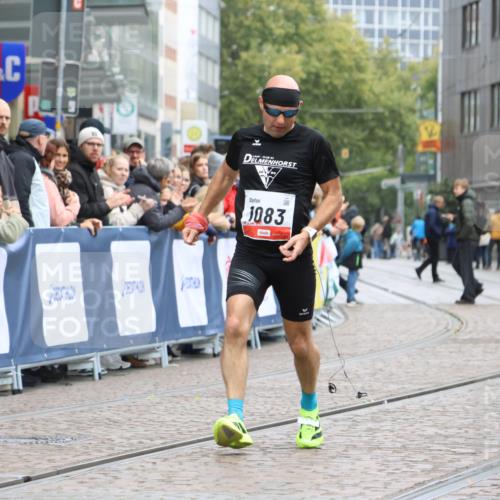 05.10.2025 - 20. swb-Marathon Bremen Strokosch-Dieckow http://msf.ph/oto/9228468 05.10.2025 12:26:09 Ziel 1083 meine-sportfotos.de