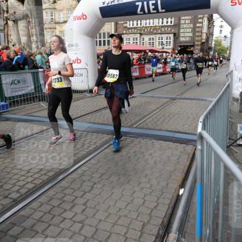 05.10.2025 - 20. swb-Marathon Bremen Yannick Fuchs http://msf.ph/oto/9228473 05.10.2025 11:01:48 Ziel 9269, 9278, 9294, 9432, 9782, 10026, 10030, 10056, 10324, 10370, 10562, 10903, 10904, 11223, 11463, 11732, 11733 meine-sportfotos.de