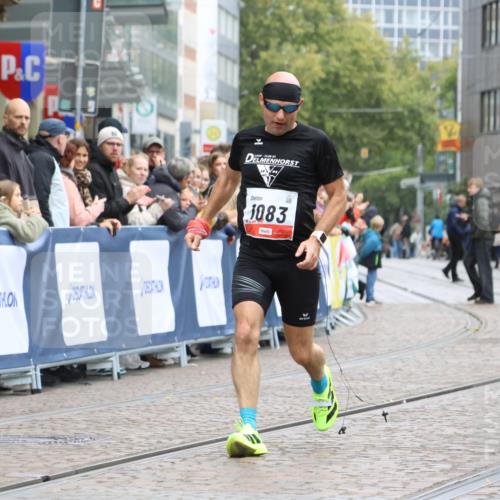 05.10.2025 - 20. swb-Marathon Bremen Strokosch-Dieckow http://msf.ph/oto/9228483 05.10.2025 12:26:09 Ziel 1083 meine-sportfotos.de