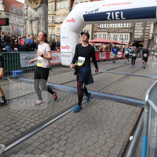 05.10.2025 - 20. swb-Marathon Bremen Yannick Fuchs http://msf.ph/oto/9228506 05.10.2025 11:01:48 Ziel 9269, 9278, 9294, 9432, 9782, 10026, 10030, 10056, 10324, 10370, 10562, 10903, 10904, 11223, 11463, 11732, 11733 meine-sportfotos.de