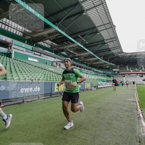 05.10.2025 - 20. swb-Marathon Bremen Michael Burmester http://msf.ph/oto/9228529 05.10.2025 12:33:09 Laufen im Stadion 121, 218, 363, 369, 650, 664, 746, 850, 908, 1372, 1494, 1617, 1889, 1913, 1928, 2000, 2033, 2267, 2682, 4251, 6957, 7259, 8582, 569, 1093, 1665 meine-sportfotos.de
