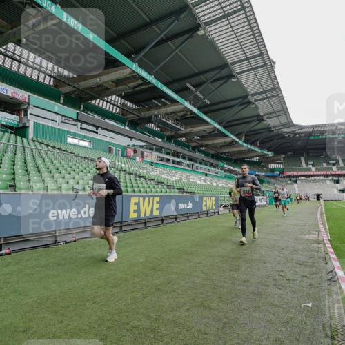 05.10.2025 - 20. swb-Marathon Bremen Michael Burmester http://msf.ph/oto/9228542 05.10.2025 12:33:18 Laufen im Stadion 121, 218, 307, 363, 369, 474, 650, 746, 850, 900, 1070, 1360, 1372, 1494, 1617, 1889, 1913, 1928, 2000, 2033, 2267, 2682, 4251, 6957, 7259, 8582, 650, 664, 908 meine-sportfotos.de
